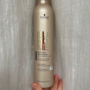 Schwarzkopf BlondeMe Blonde Wonders Dry Shampoo Foam - Champagne Bottle